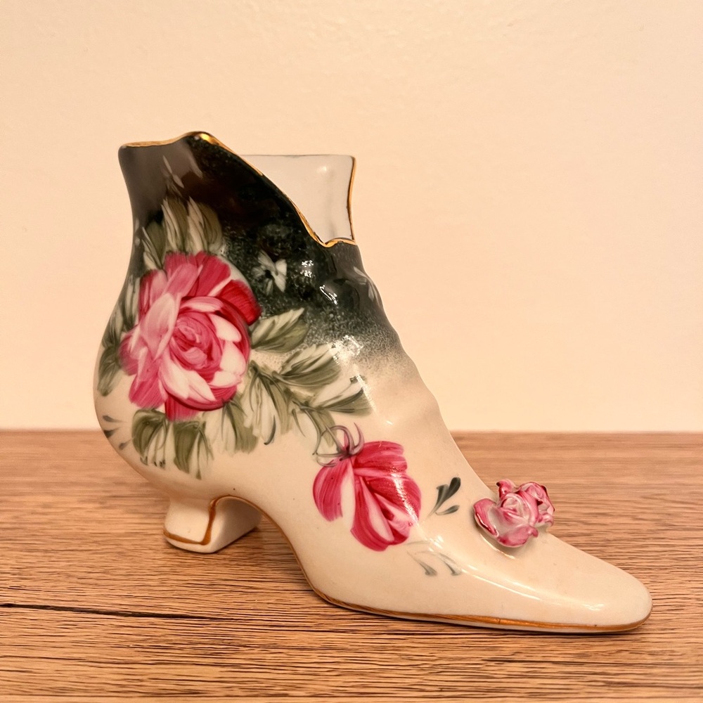 VTG Formalities By Baum 
Vintage Ceramic Figurine Shoe Floral Victorian